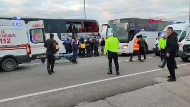 Konya’da feci kaza 2 ölü, 24 yaralı Konya’da feci kaza 2 ölü, 24 yaralı