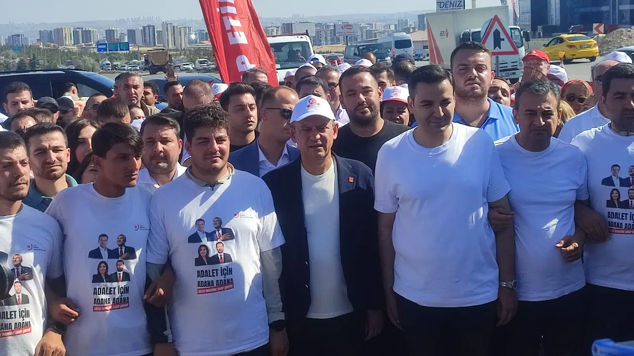 Özgür Özel, ‘Adana’dan Silivri’ye Özgürlük’ yürüyüşünde: Gençlerle bir araya geldi! – Son Dakika Siyaset Haberleri