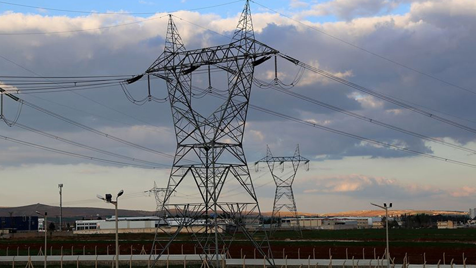 Temmuzda elektrik üretiminde günlük ve aylık bazda rekor kırıldı