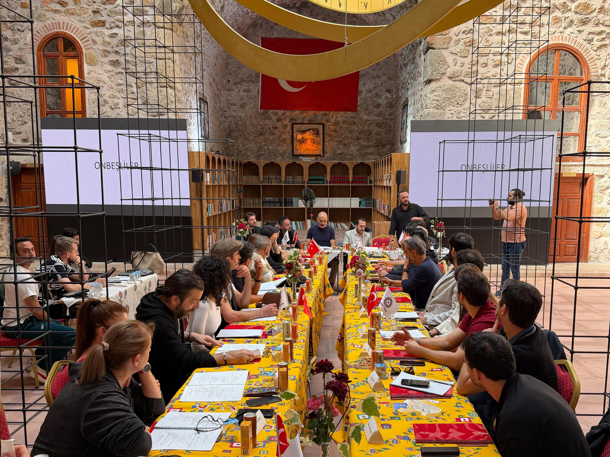 TRT Tabii’nin yeni projesi “Onbeşliler” için Tokat’ta ilk okuma provası gerçekleştirildi! TRT Tabii’nin yeni projesi “Onbeşliler” için Tokat’ta ilk okuma provası gerçekleştirildi!