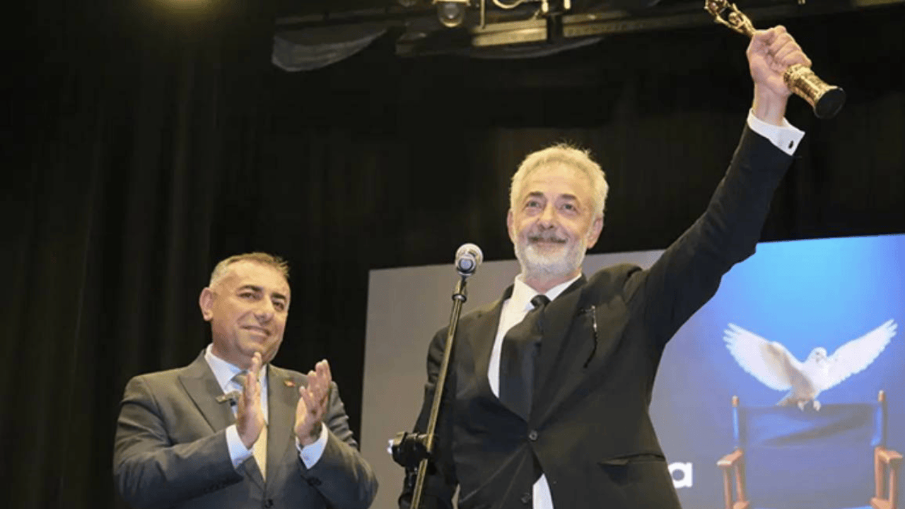 Adana Altın Koza Film Festivali’nde Onur Ödülleri Sahiplerini Buldu Adana Altın Koza Film Festivali’nde Onur Ödülleri Sahiplerini Buldu