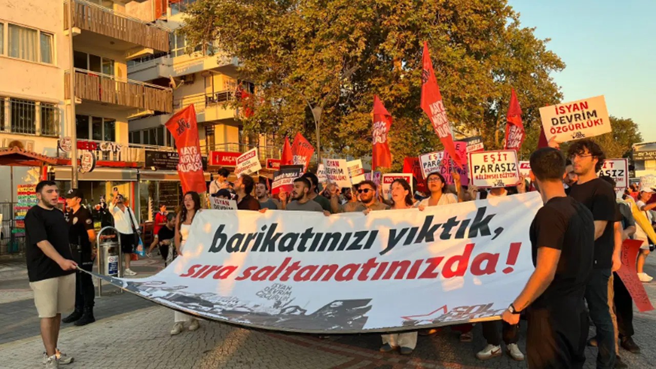 Edremit’te mitingde atılan sloganlara soruşturma – Son Dakika Siyaset Haberleri Edremit’te mitingde atılan sloganlara soruşturma – Son Dakika Siyaset Haberleri