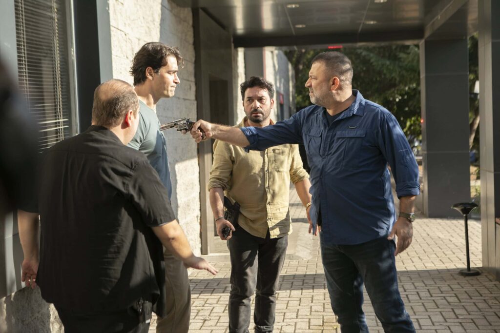 Arka Sokaklar 720. Bölümde Cevher Şanlı geri döndü! Ali tarafından vurulan Hüsnü yaşayacak mı? Arka Sokaklar 720. Bölümde Cevher Şanlı geri döndü! Ali tarafından vurulan Hüsnü yaşayacak mı?