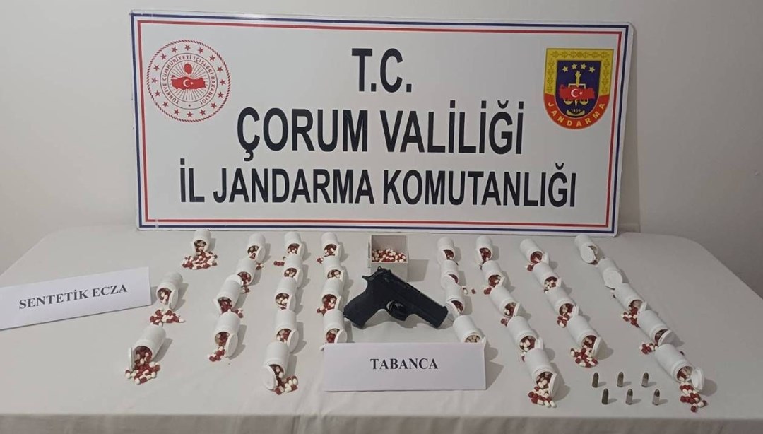 Çorum’da uyuşturucu ticaretine operasyon: 3 kişi tutuklandı Çorum’da uyuşturucu ticaretine operasyon: 3 kişi tutuklandı