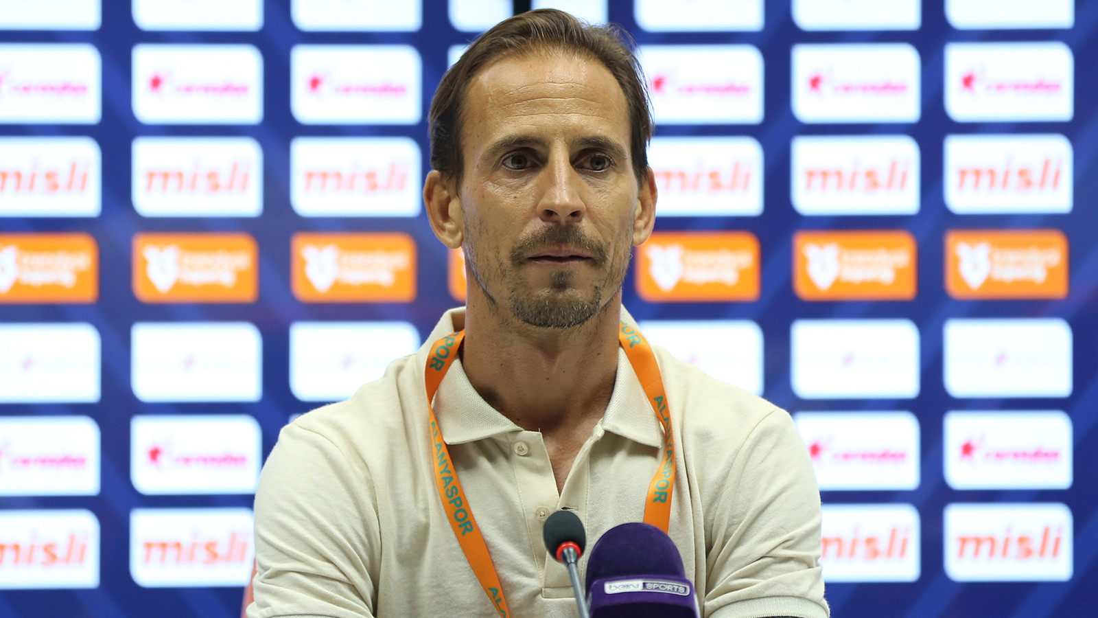 Biz daha iyi oynadık, oyuncularımı tebrik ediyorum Biz daha iyi oynadık, oyuncularımı tebrik ediyorum