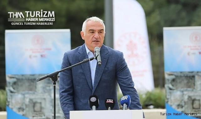 Antalya’ya kaç turist geldi? Bakan Ersoy açıkladı Antalya’ya kaç turist geldi? Bakan Ersoy açıkladı