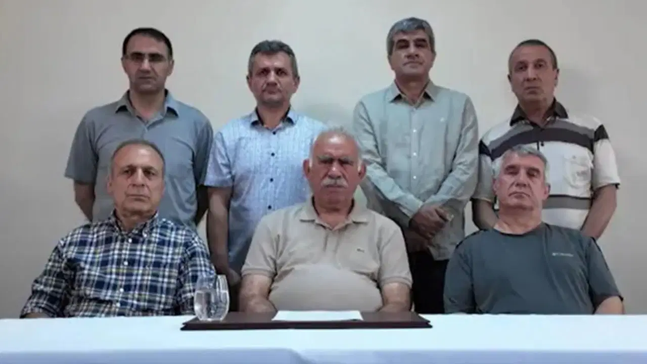 DEM Parti’den ‘umut hakkı’ vurgusu: ‘Komisyonda Öcalan’ın dinlenmesi gereklilik olarak ele alınmalı’ – Son Dakika Siyaset Haberleri