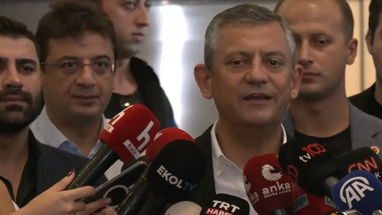 Özgür Özel’den ’15 Eylül’ açıklaması: ‘Genel başkanlığa kayyum atanırsa 6 gün durur’ – Son Dakika Siyaset Haberleri