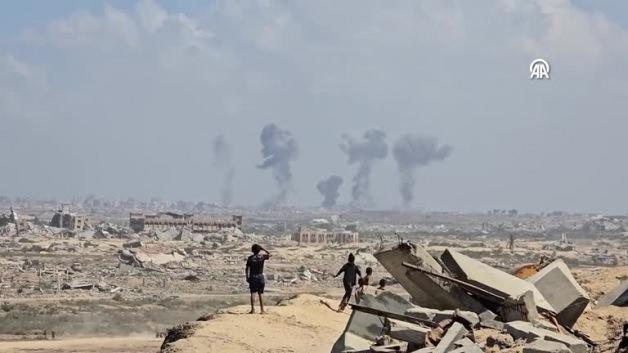 Gazze’de İsrail saldırıları: Depo, ev ve kamplar hedef alındı, çok sayıda kayıp Gazze’de İsrail saldırıları: Depo, ev ve kamplar hedef alındı, çok sayıda kayıp