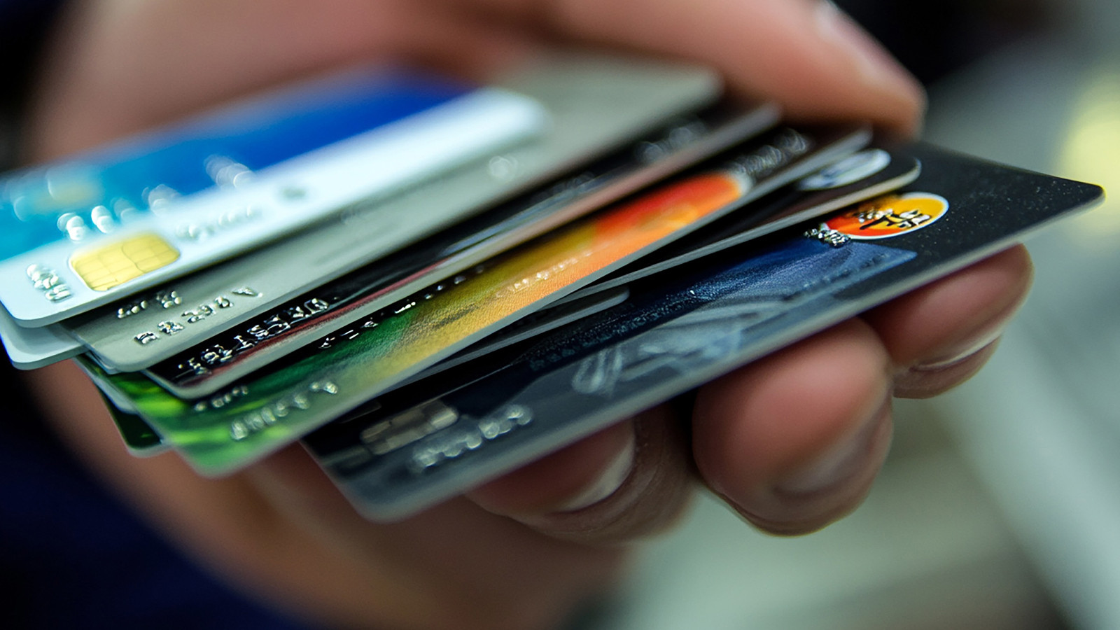 Kredi kartı kullananlar dikkat: Yarın faiz oranları değişiyor