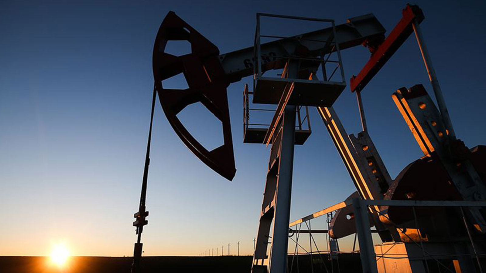 Petrol fiyatları yükselmeye devam ediyor Petrol fiyatları yükselmeye devam ediyor