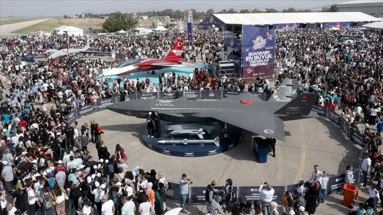 Atatürk Havalimanı’nda TEKNOFEST ikinci gününde de devam ediyor Atatürk Havalimanı’nda TEKNOFEST ikinci gününde de devam ediyor