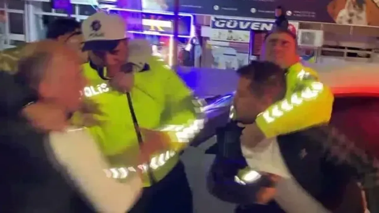 Trafik Polisine Saldıran Zorbalar Tutuklandı! Bakan Yerlikaya: Gereği Yapıldı Trafik Polisine Saldıran Zorbalar Tutuklandı! Bakan Yerlikaya: Gereği Yapıldı