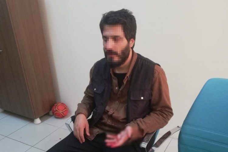 Öğrenciyi gasp edip müdür yardımcısının burnunu kırdılar… Öğrenciyi gasp edip müdür yardımcısının burnunu kırdılar…