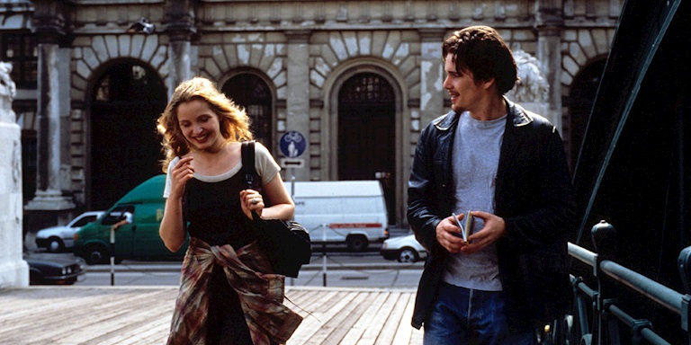 Uzak Mesafe İlişkisi: İmkansız mı Yoksa Mümkün mü? Uzak Mesafe İlişkisi: İmkansız mı Yoksa Mümkün mü?