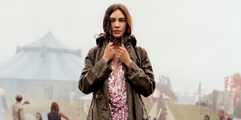 Yağmurlu Günlerde Şık Kalmanın 5 Kolay Yolu Yağmurlu Günlerde Şık Kalmanın 5 Kolay Yolu