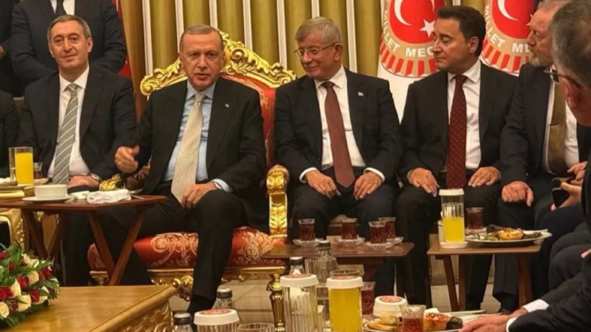 Meclis’teki o fotoğrafa Erdoğan’dan ilk yorum Meclis’teki o fotoğrafa Erdoğan’dan ilk yorum