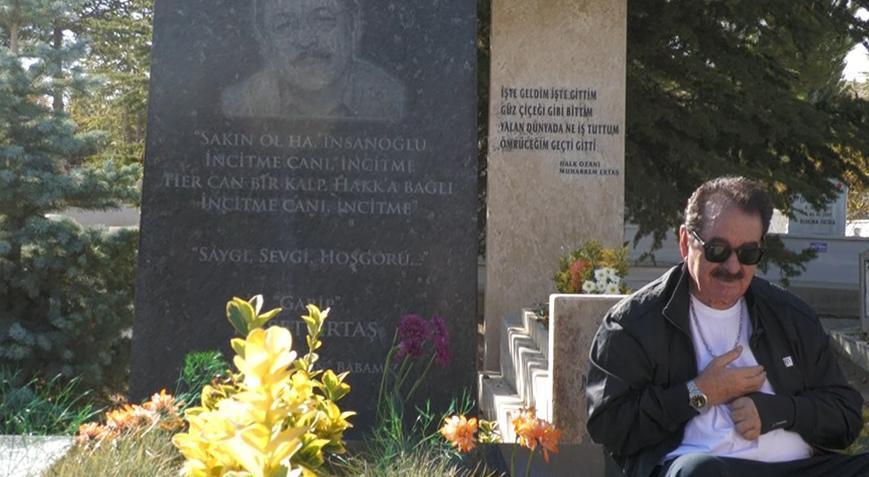 İbrahim Tatlıses, Neşet Ertaş’ın mezarını ziyaret etti İbrahim Tatlıses, Neşet Ertaş’ın mezarını ziyaret etti