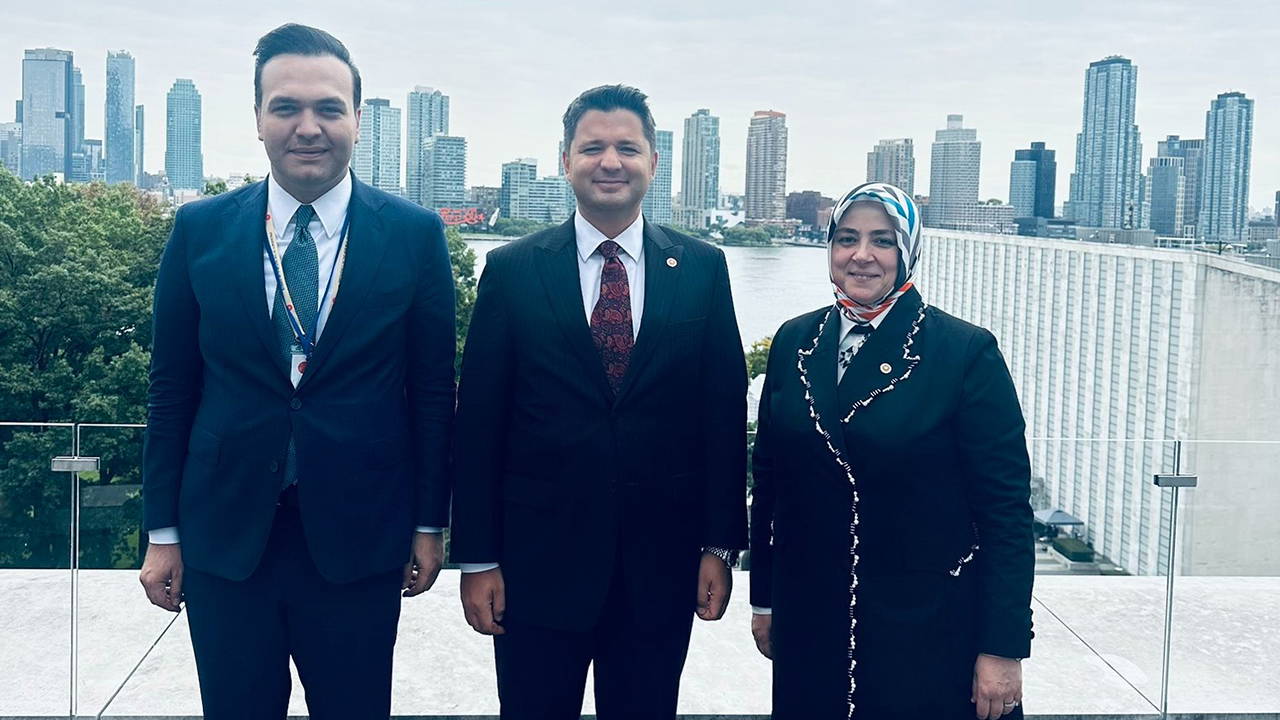 Cumhuriyet’in haberi Meclis gündeminde: AKP yöneticileri New York’a hangi kaynakla gitti? – Son Dakika Siyaset Haberleri Cumhuriyet’in haberi Meclis gündeminde: AKP yöneticileri New York’a hangi kaynakla gitti? – Son Dakika Siyaset Haberleri