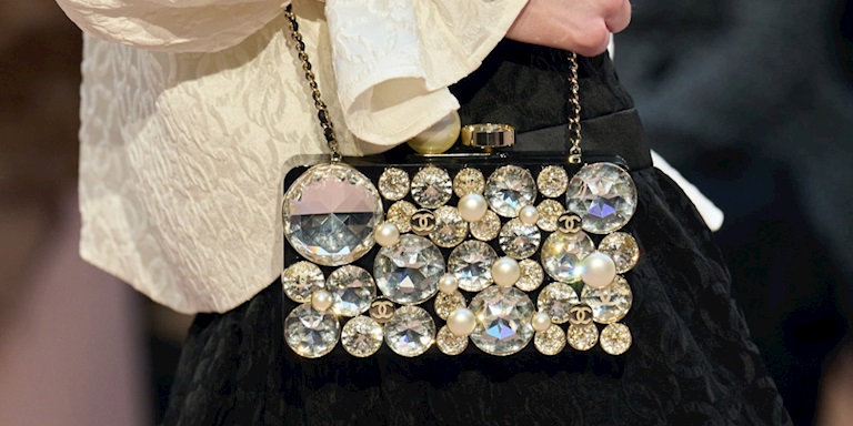 Mücevher mi Çanta mı? Mücevher mi Çanta mı?