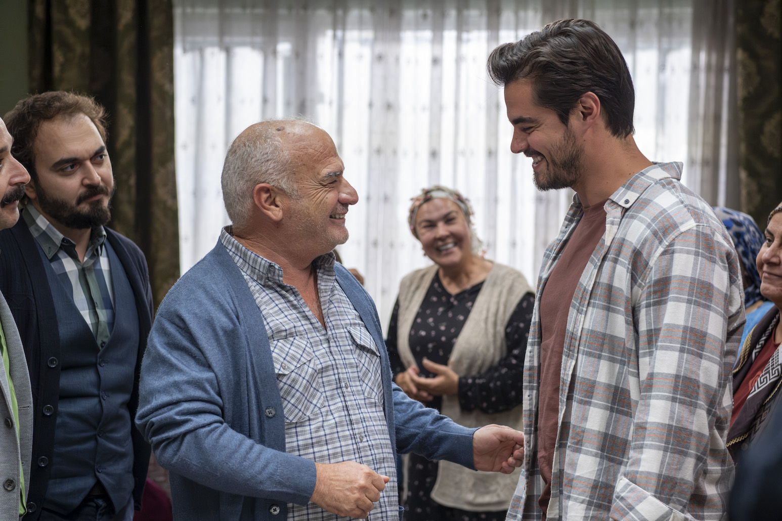 Gönül Dağı 190. Bölümde Taner kazanmasına rağmen görevi Leyla’ya devretti! Ameliyatın ardından Veysel hayati tehlikeyi atlattı! Gönül Dağı 190. Bölümde Taner kazanmasına rağmen görevi Leyla’ya devretti! Ameliyatın ardından Veysel hayati tehlikeyi atlattı!