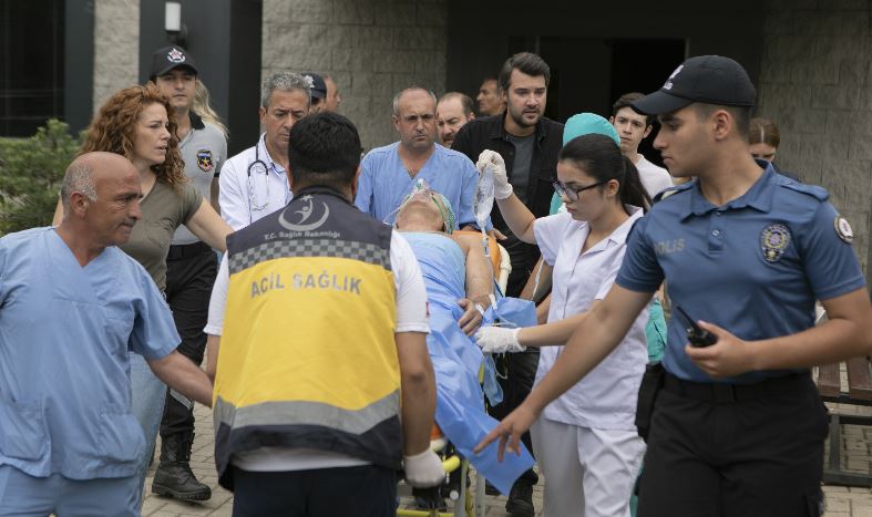 Arka Sokaklar dizisinde Hüsnü Çoban meselesi gündemi belirledi!