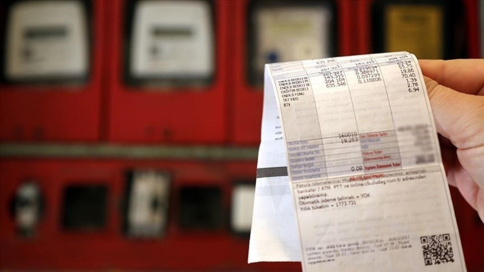 Elektrik faturalarında yeni dönem! 984 liranın üzerindeki faturalara devlet desteği yok Elektrik faturalarında yeni dönem! 984 liranın üzerindeki faturalara devlet desteği yok