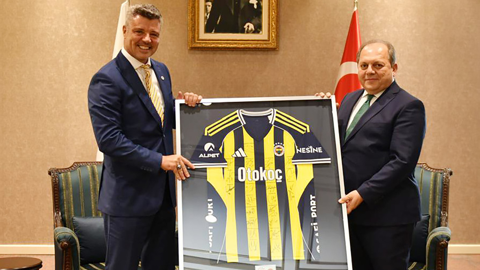 Fenerbahçe Başkanı Sadettin Saran’dan Kerkez ve Şentürk’e ziyaret