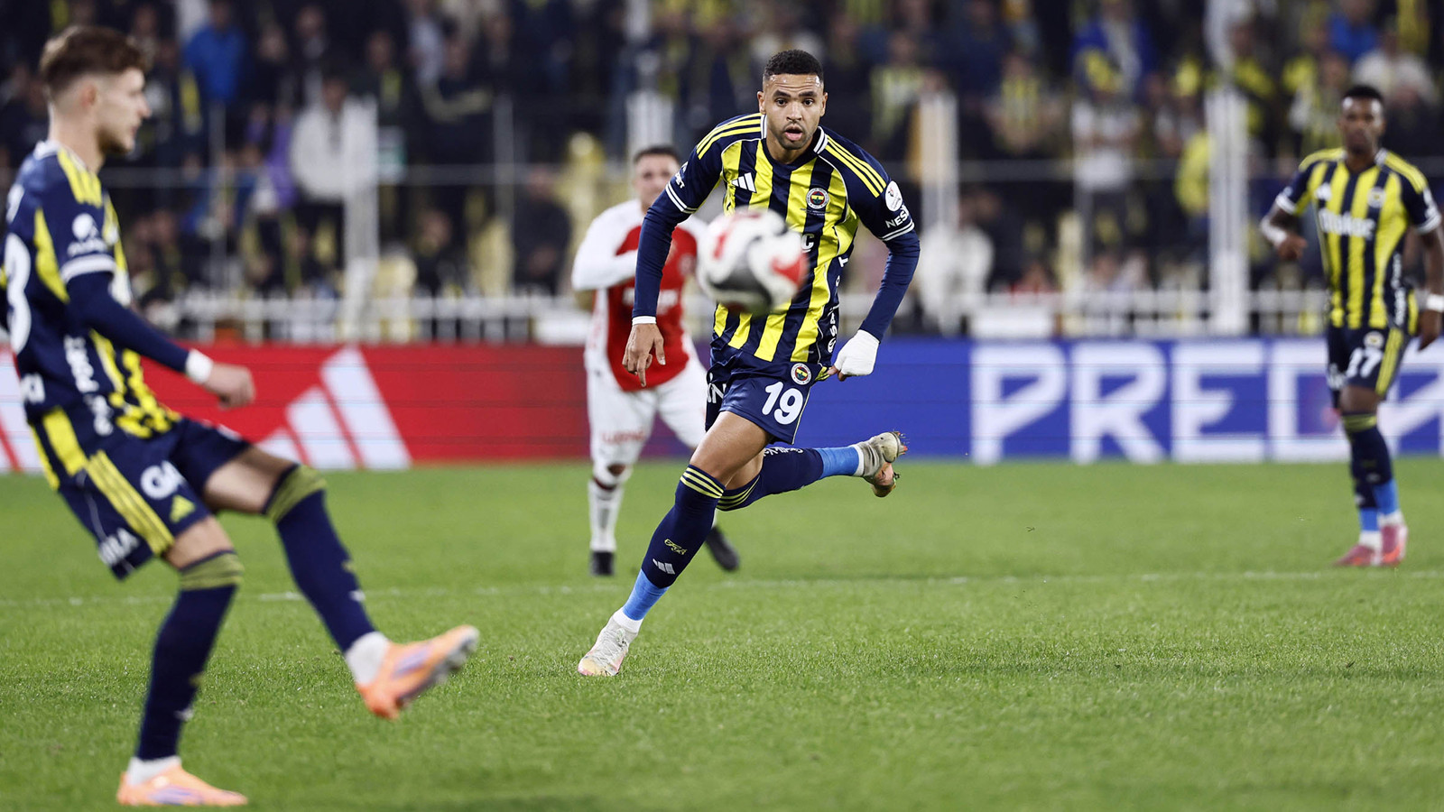 Fenerbahçe-Karagümrük maçının VAR kayıtları açıklandı! Fenerbahçe-Karagümrük maçının VAR kayıtları açıklandı!