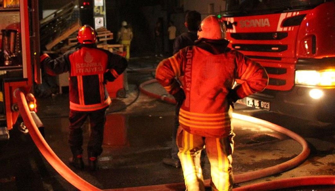 Bursa’da yangın: 2 baraka küle döndü Bursa’da yangın: 2 baraka küle döndü