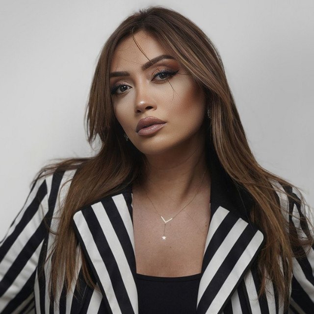 İlkim Aydın “Yalanlarındayım”