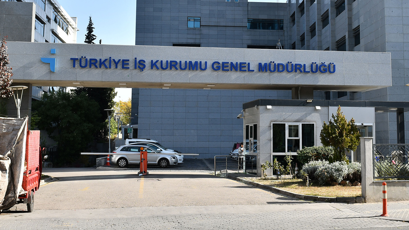 Öğrenciler okullarına devam ederken iş tecrübesi kazanıyor Öğrenciler okullarına devam ederken iş tecrübesi kazanıyor