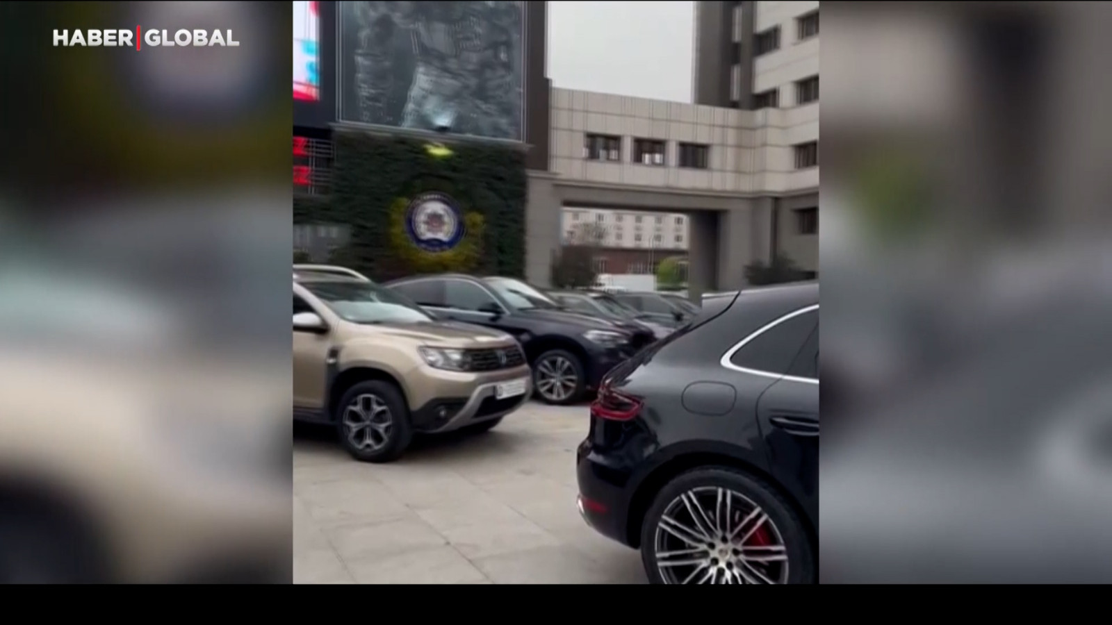 Vergisi ödenmeyen lüks araçların kullanıldığı tespit edildi Vergisi ödenmeyen lüks araçların kullanıldığı tespit edildi