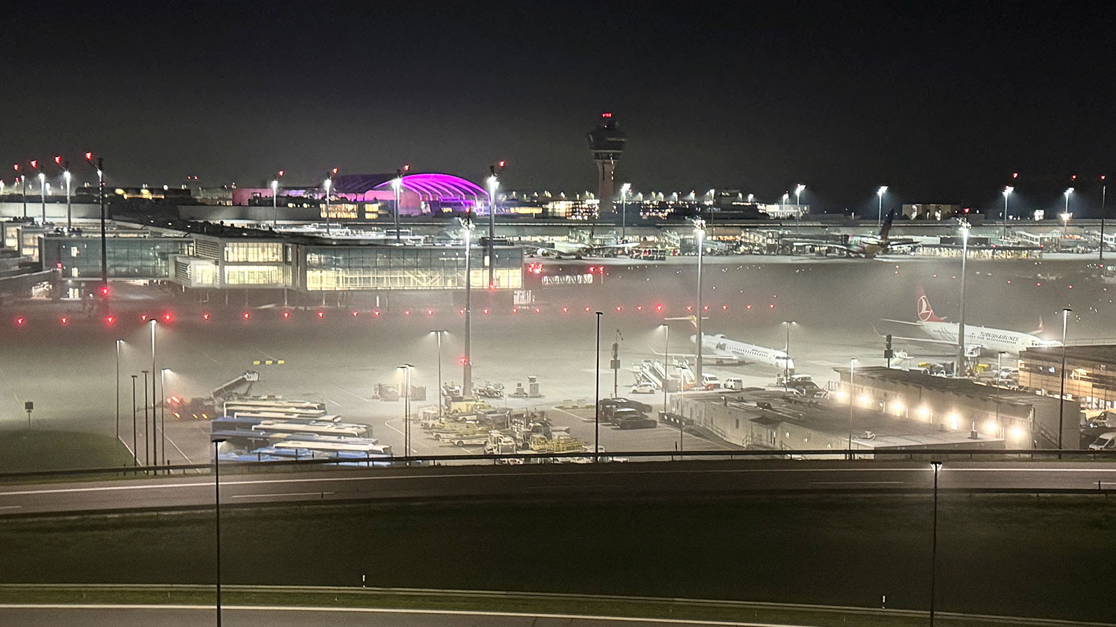 32 uçuş iptal oldu, 3 bin yolcu mahsur kaldı 32 uçuş iptal oldu, 3 bin yolcu mahsur kaldı