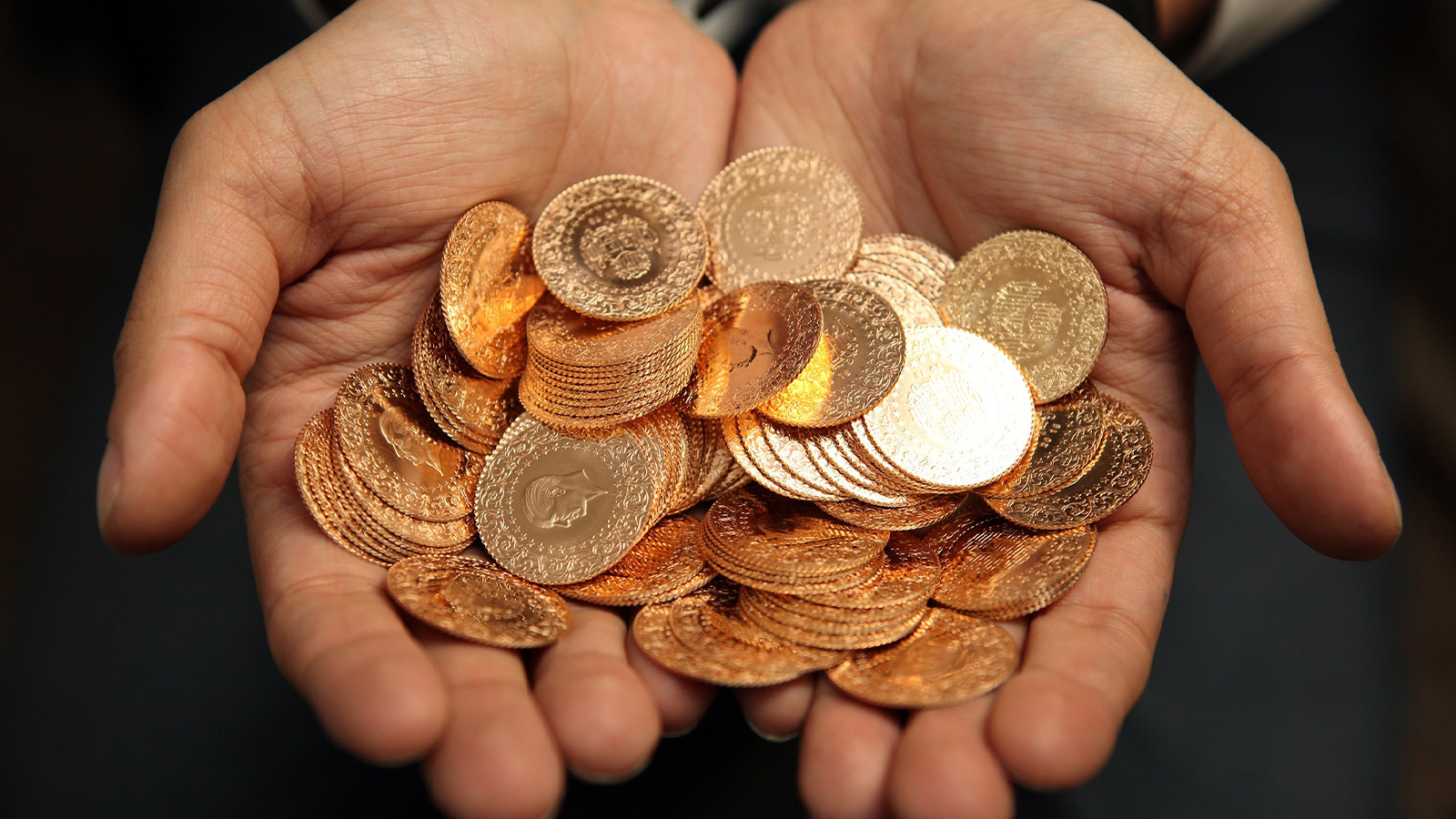 Nakite ihtiyaç yoksa bozdurmayın, yıl sonu altın ne kadar olacak? Nakite ihtiyaç yoksa bozdurmayın, yıl sonu altın ne kadar olacak?