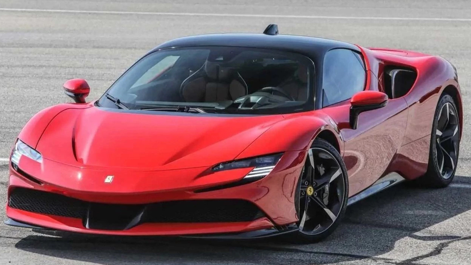 ‘T’ plakalı Ferrariler mercek altında… Maliye harekete geçti! ‘T’ plakalı Ferrariler mercek altında… Maliye harekete geçti!