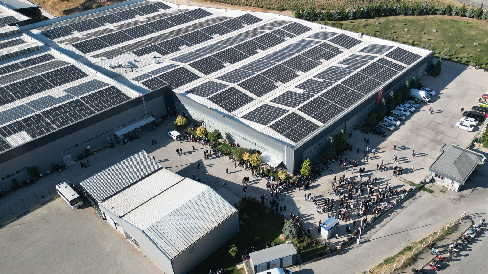 Türkiye’nin dev sanayi kuruluşunda üretim durdu! “Evimize ekmek götüremiyoruz” Türkiye’nin dev sanayi kuruluşunda üretim durdu! “Evimize ekmek götüremiyoruz”