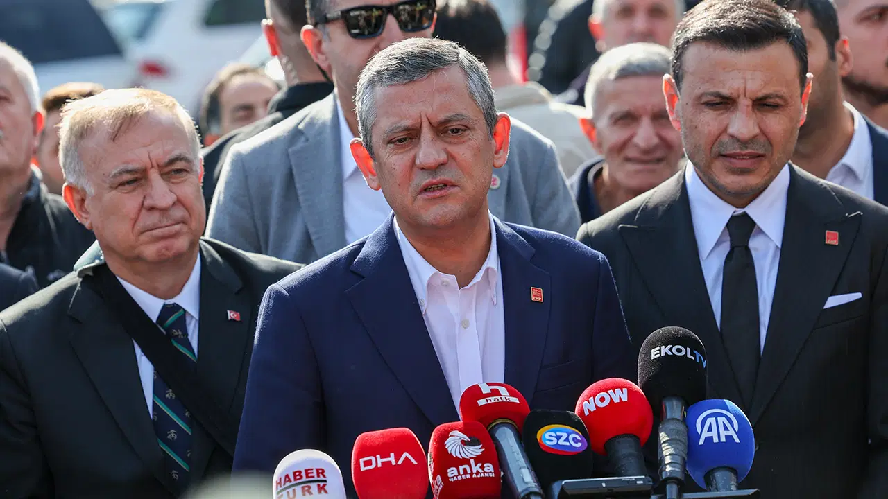 Özgür Özel’den ’29 Ekim Resepsiyonu’ yanıtı: Cumhur İttifakı’nın çatlaklarıyla da ben uğraşmayayım – Son Dakika Siyaset Haberleri