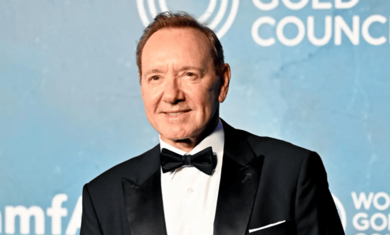 Kevin Spacey, Evsiz Kaldığını ve Maddi Zorluklar Yaşadığını…