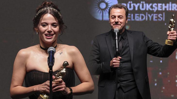 Altın Portakal heyecanı! Leyla Tanlar ve Yetkin Dikinciler ödül kazandı Altın Portakal heyecanı! Leyla Tanlar ve Yetkin Dikinciler ödül kazandı