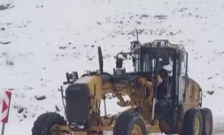 Nemrut Dağı’nda Kapanan Yol Ekiplerin Çalışmasıyla Açıldı Nemrut Dağı’nda Kapanan Yol Ekiplerin Çalışmasıyla Açıldı
