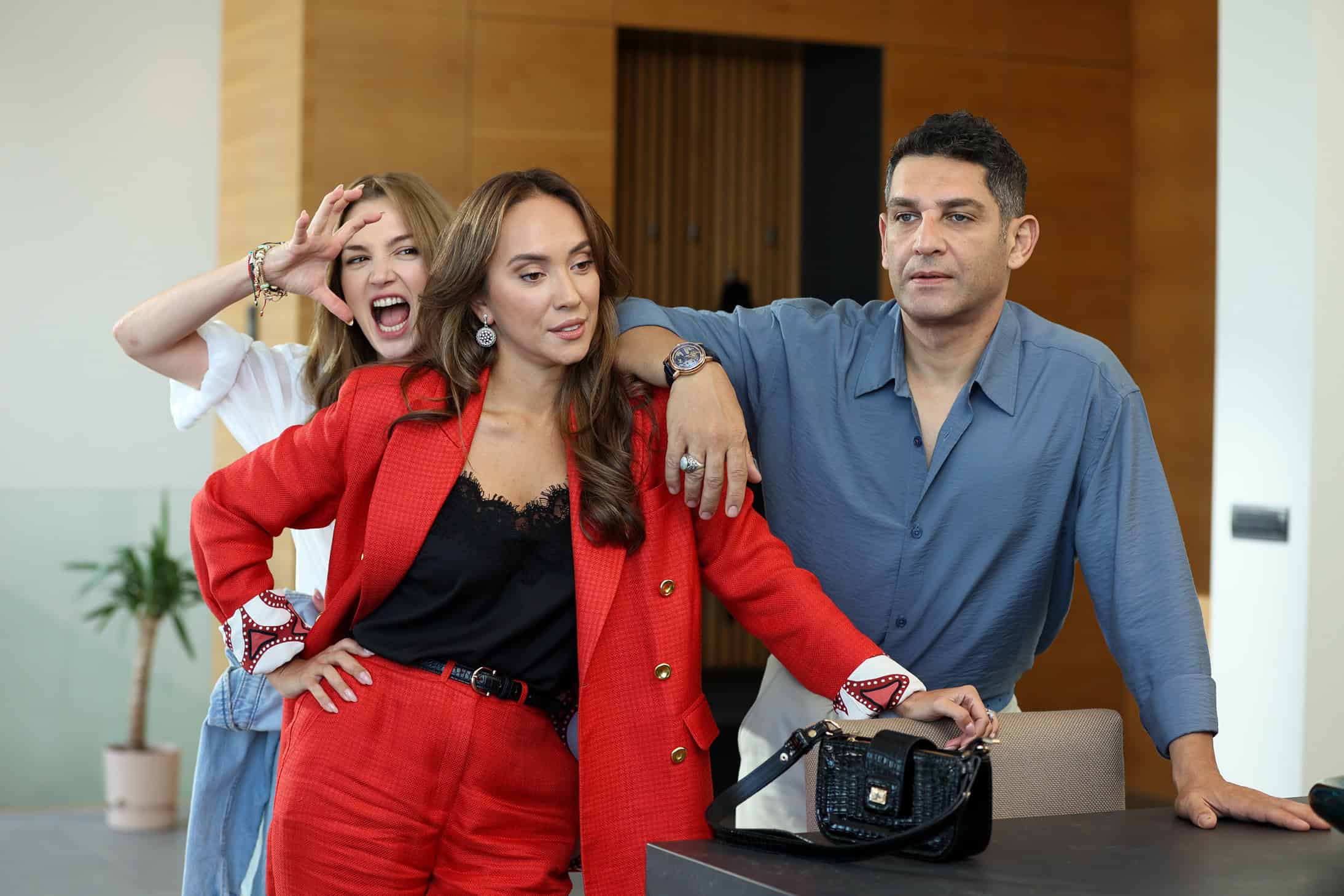 Ben Leman 5. Bölümde çocukların kullandığı tekne fırtınada battı! Seher, Leman’ın doğum günü için sürpriz hazırladı! Ben Leman 5. Bölümde çocukların kullandığı tekne fırtınada battı! Seher, Leman’ın doğum günü için sürpriz hazırladı!