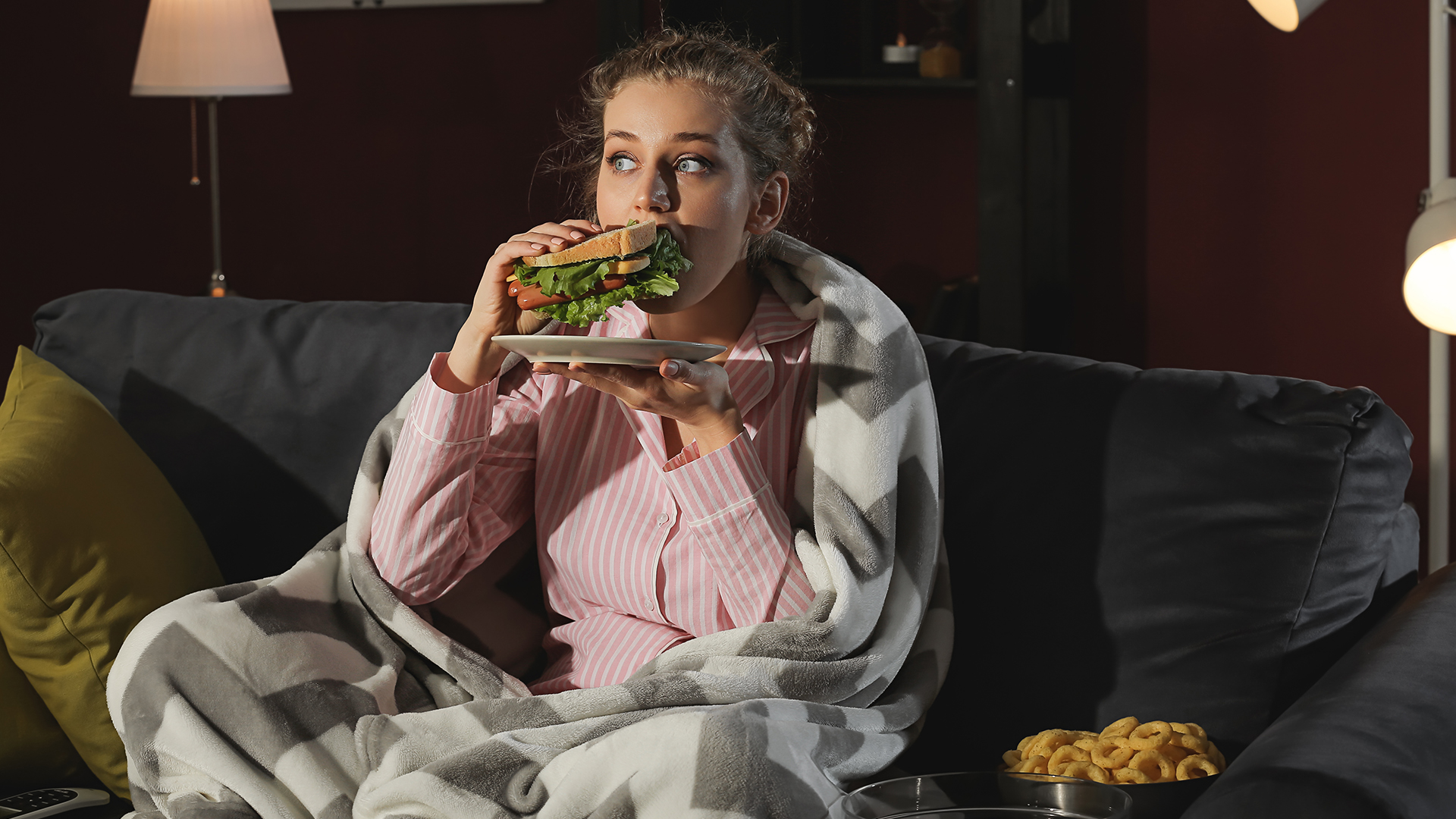 Abur Cubur İsteğini Azaltan 5 Bilimsel Taktik Abur Cubur İsteğini Azaltan 5 Bilimsel Taktik