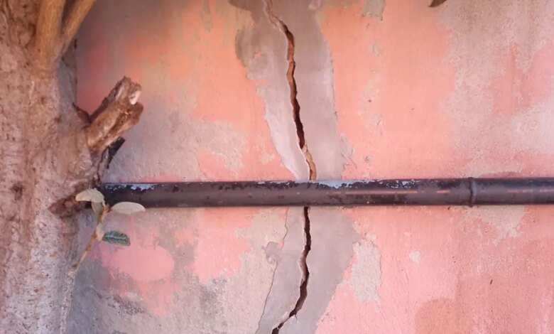 Beykoz’da Çatlak Oluşan İki Bina Tahliye Edildi Beykoz’da Çatlak Oluşan İki Bina Tahliye Edildi