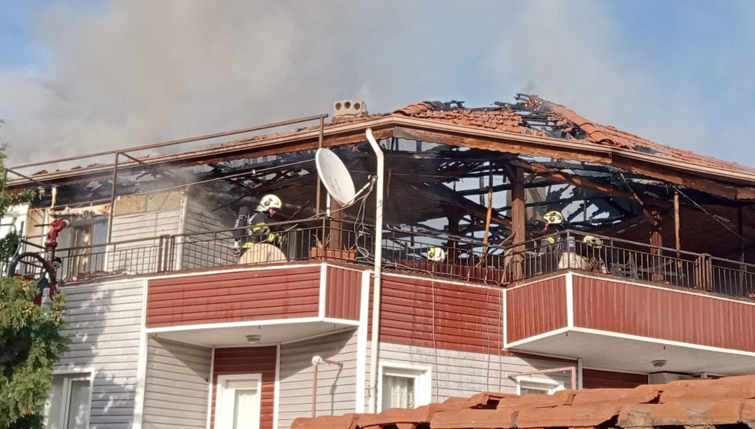 Denizli’de korkutan yangından 5 kişi kurtarıldı Denizli’de korkutan yangından 5 kişi kurtarıldı