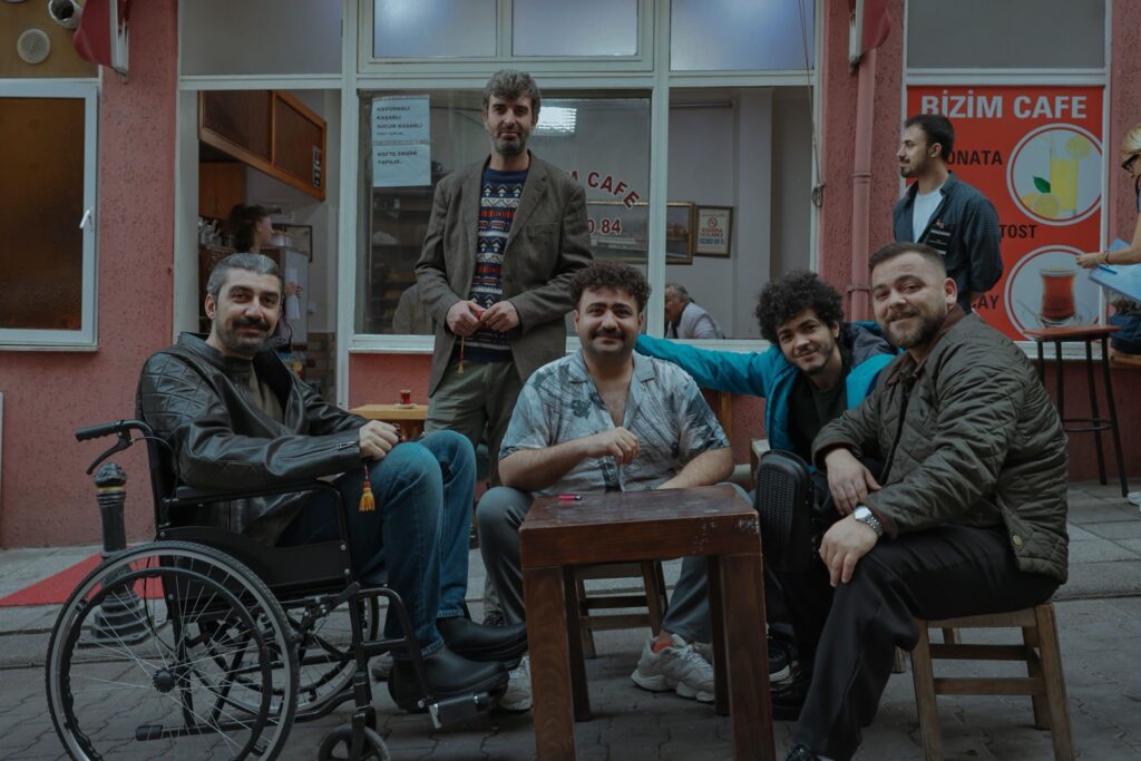 Yeni sezonuyla Exxen’de yer alacak “Nemlizade” dizisinin çekimleri tamamlandı! Yeni sezonuyla Exxen’de yer alacak “Nemlizade” dizisinin çekimleri tamamlandı!