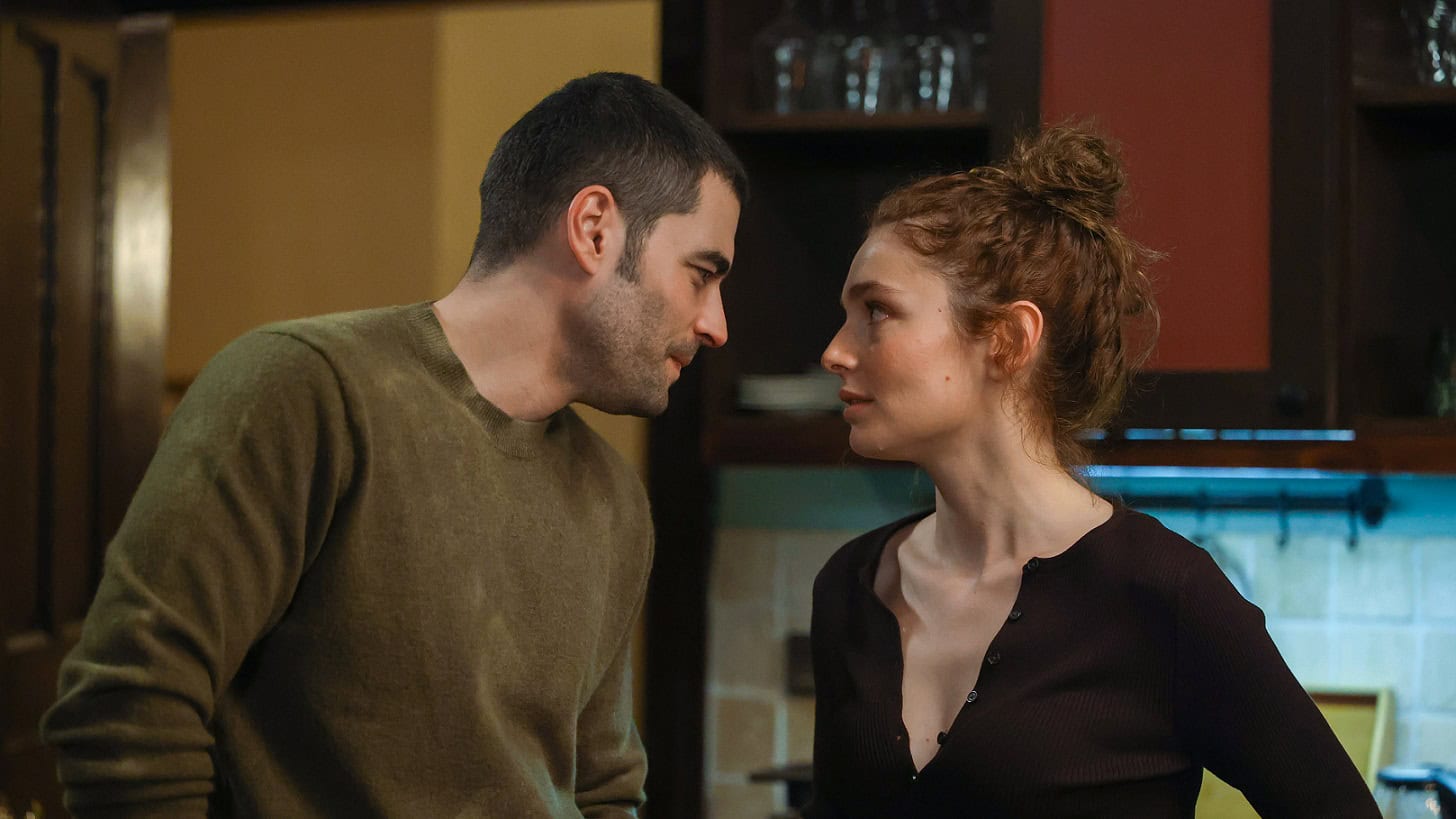 Veliaht 8. Bölümde Cennet, Gülşah’a abisinin yaşadığını söyledi! Vezir, Timur ile Reyhan’ı birlikte gördü! Veliaht 8. Bölümde Cennet, Gülşah’a abisinin yaşadığını söyledi! Vezir, Timur ile Reyhan’ı birlikte gördü!