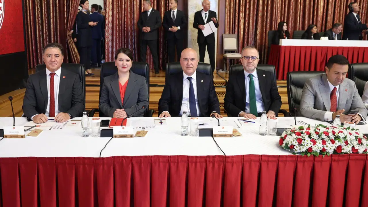 CHP’li Bakan’dan olası İmralı ziyareti değerlendirmesi: ‘Erdoğan çözüm peşinde değil, taktiksel bakıyor’ – Son Dakika Siyaset Haberleri