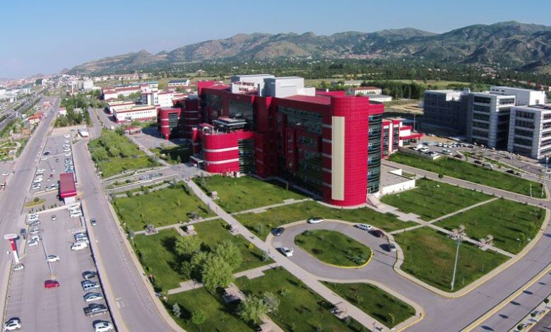 Hemşirelik İlanında Tartışma: Hemşireler Başvuru Yapamıyor Hemşirelik İlanında Tartışma: Hemşireler Başvuru Yapamıyor