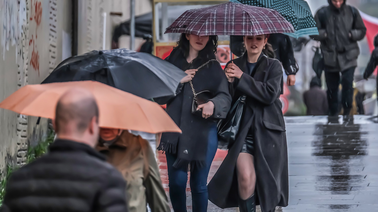 İstanbul dahil 20 ilde sağanak alarmı! Yağışlar günlerce sürecek İstanbul dahil 20 ilde sağanak alarmı! Yağışlar günlerce sürecek